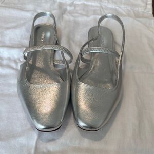 Vince
Bernice Slingback Flat